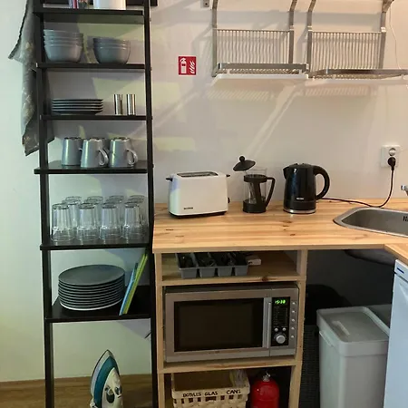 Minimal Hostel-2